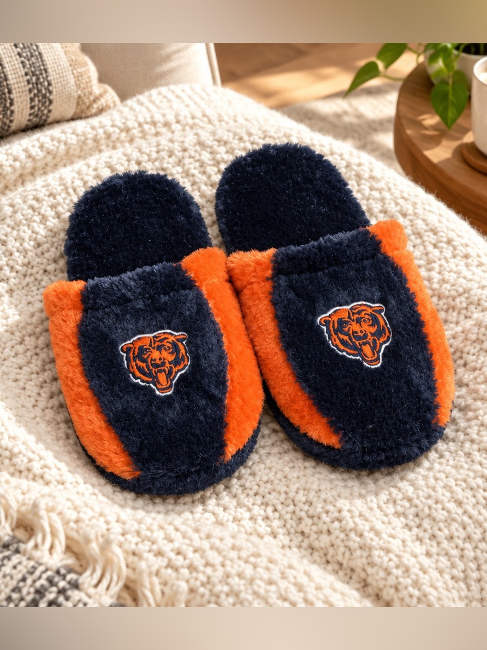 Forever Collectibles Chicago Bears Slip-On Slippers Size L 11-12 Navy Orange